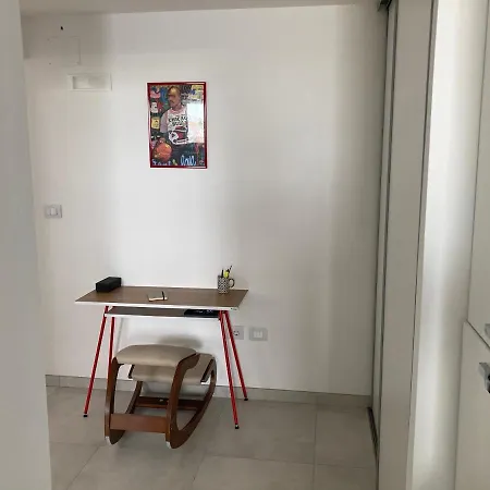 Via Risorgimento 19 شقة