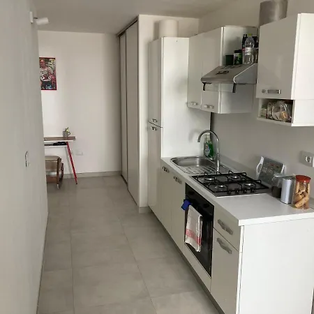 Via Risorgimento 19 شقة